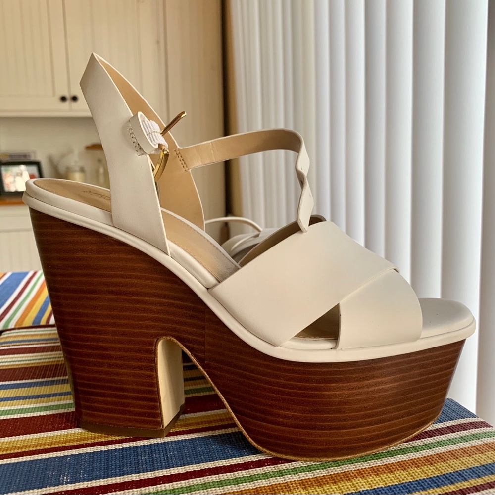 Michael Kors White platform Sandals. Size 9.